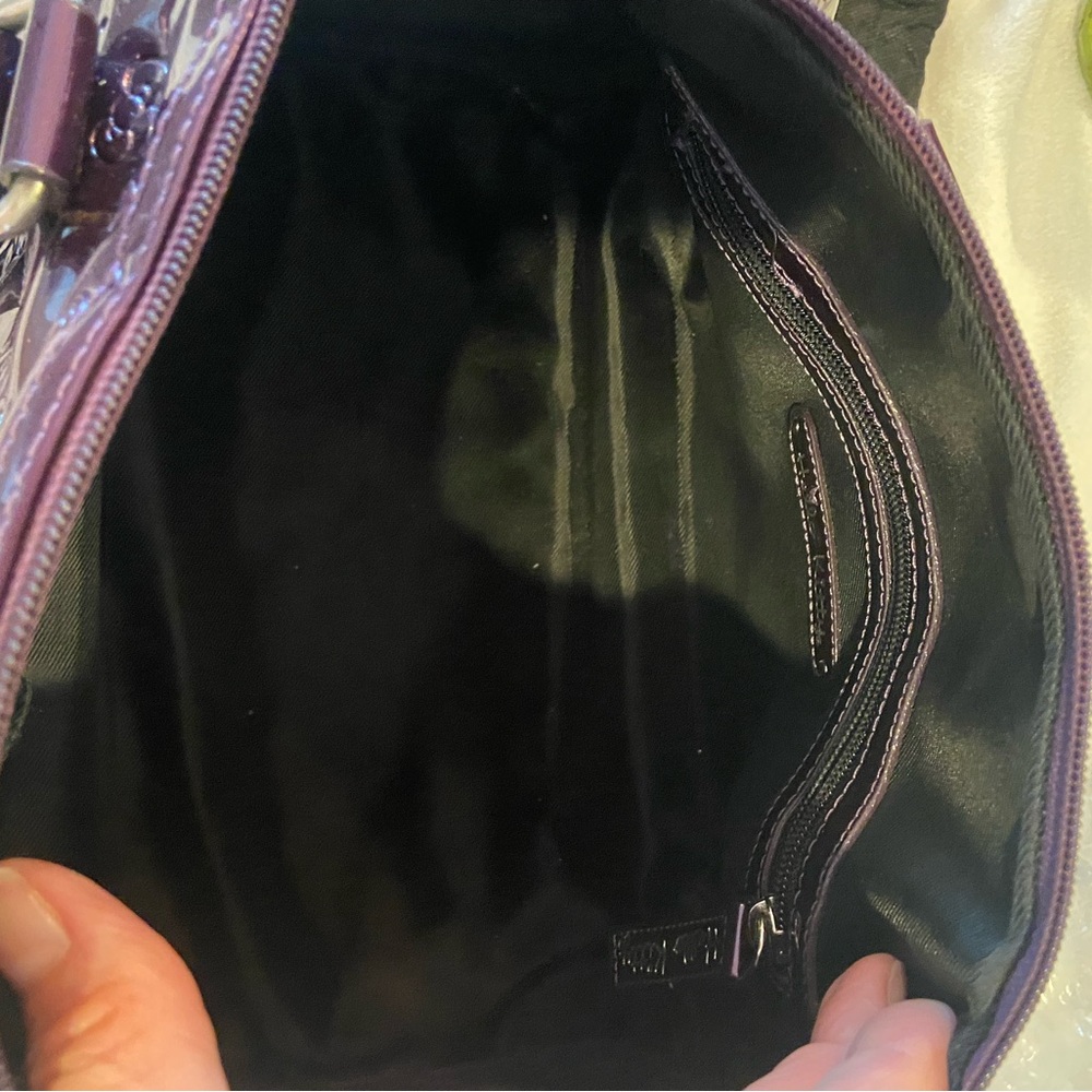 Hello Kitty Purple Shoulder Bag with Embossed Design - Picture 5 of 10